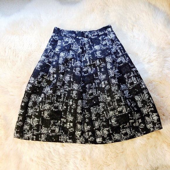 Zara Dresses & Skirts - Zara Fall Black White prints midi skirt s
